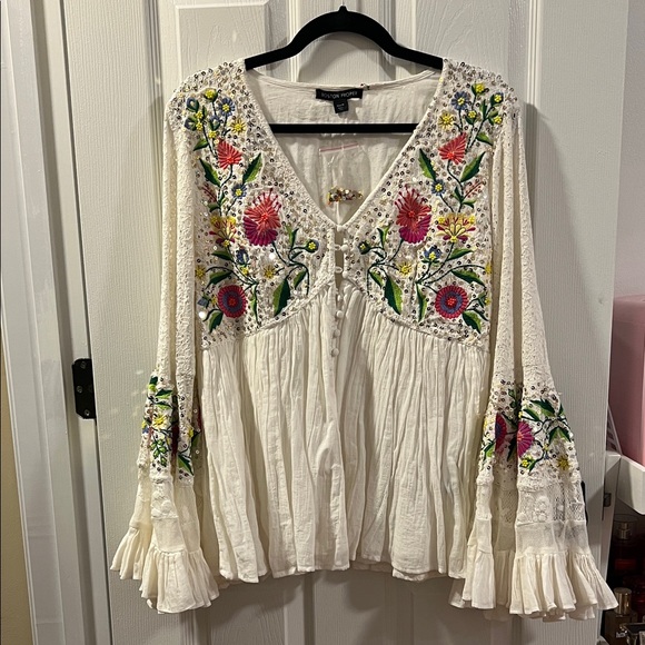 Boston Proper White Embroidered Boho Peasant Blouse - Picture 2 of 6